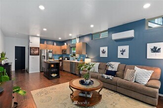 4848 Delridge Wy SW in Seattle, WA - Building Photo - Building Photo