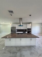 2011 W Falcon Rd in Avon Park, FL - Building Photo - Building Photo