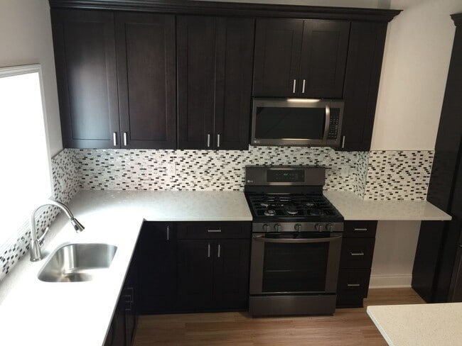 property at 117 S 11th St