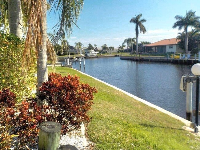 1605 Vía Bianca in Punta Gorda, FL - Building Photo - Building Photo