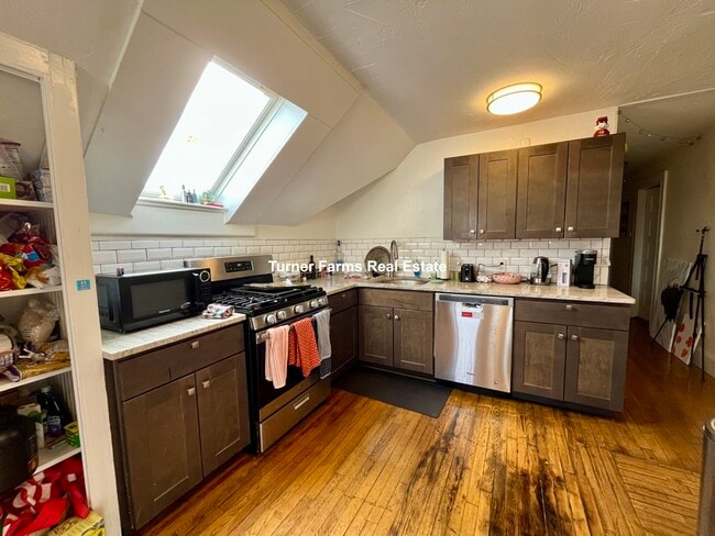 333 Alewife Brook Pky, Unit 3 in Somerville, MA - Foto de edificio - Building Photo