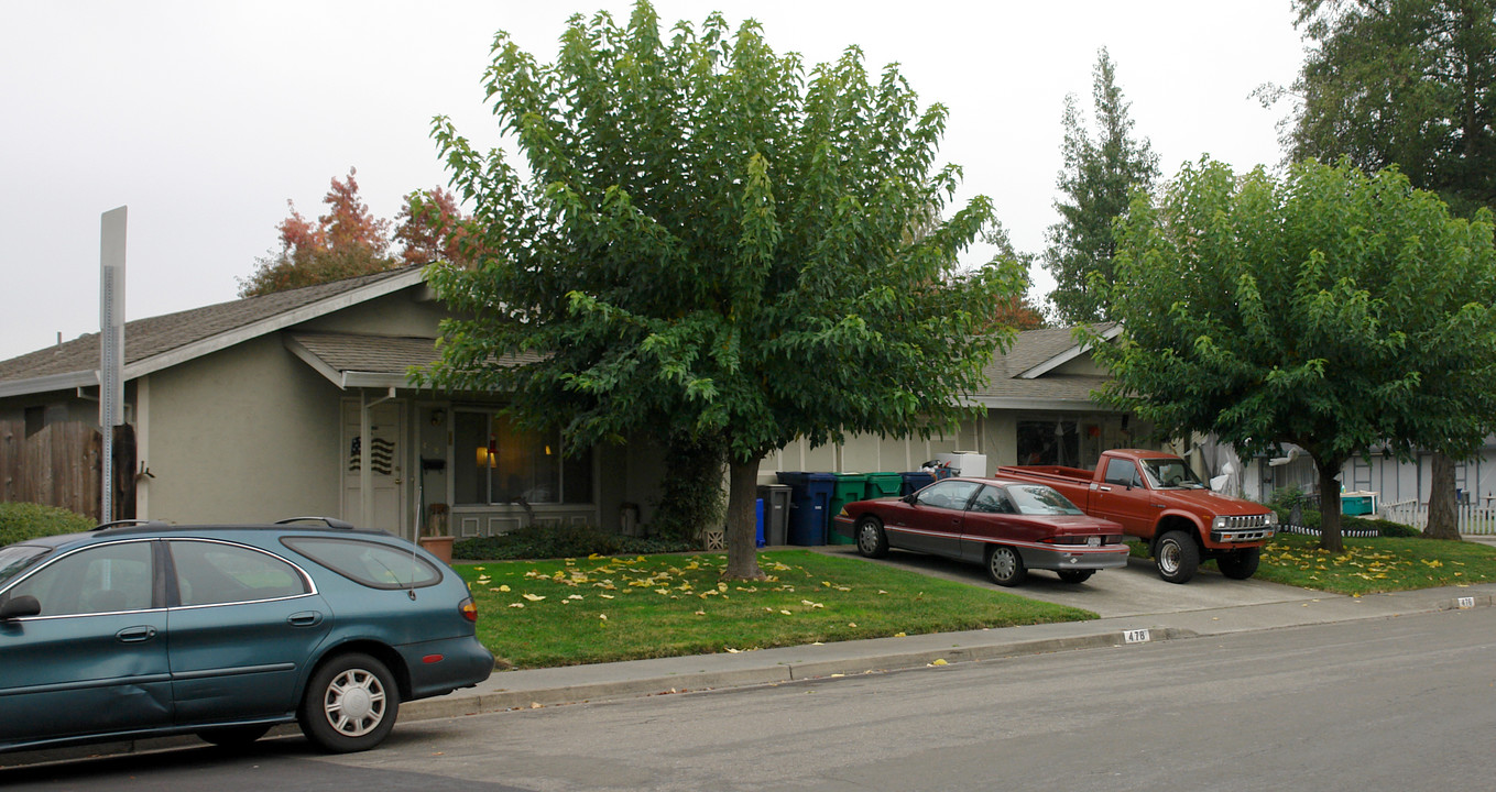 476 Lincoln Ave in Rohnert Park, CA - Building Photo