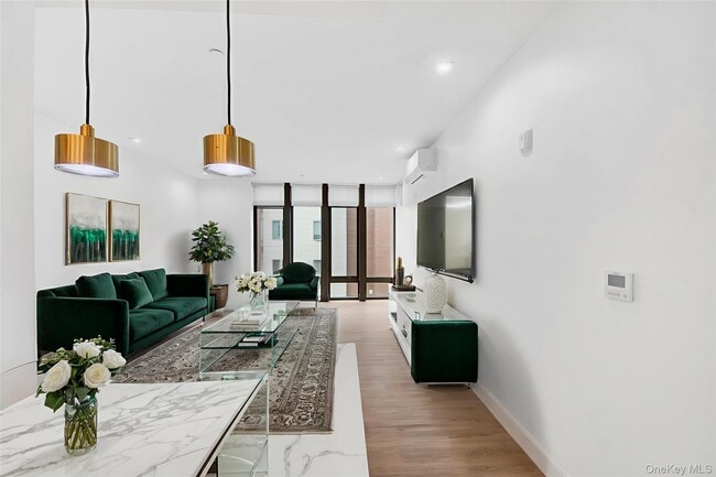 625 N MacQuesten Pkwy in Mount Vernon, NY - Building Photo - Building Photo