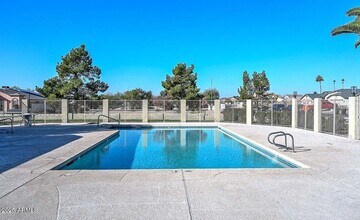 8810 W St John Rd in Peoria, AZ - Building Photo - Building Photo