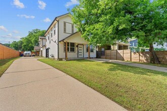 7204 Carver Ave in Austin, TX - Building Photo - Building Photo