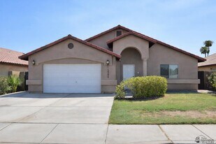 1705 S 45th Dr in Yuma, AZ - Building Photo