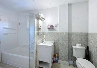 1915 15th St in Moline, IL - Building Photo - Building Photo