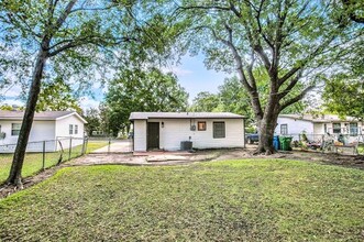 637 N 4th St in Garland, TX - Building Photo - Building Photo