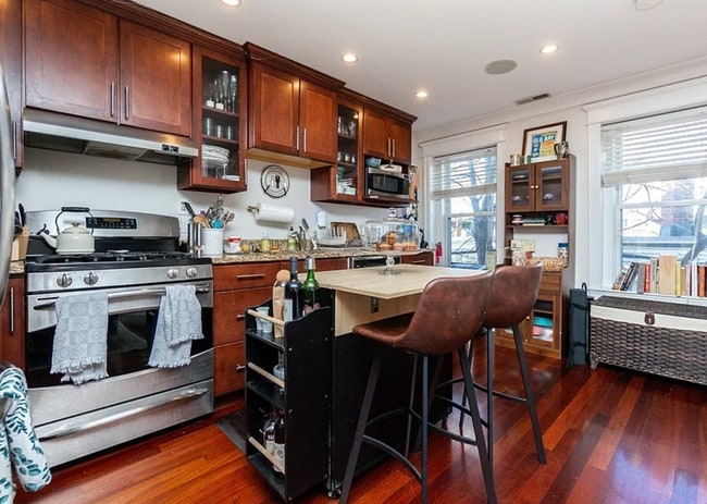 632 E Broadway, Unit 4 in Boston, MA - Building Photo - Building Photo