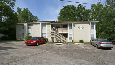 Crossing Brook Villa in Tallahassee, FL - Building Photo - Building Photo