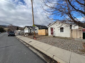 604 W 5th St in Carson City, NV - Building Photo - Building Photo