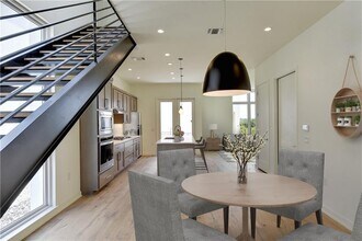 3303 Cantwell Ln in Austin, TX - Building Photo - Building Photo