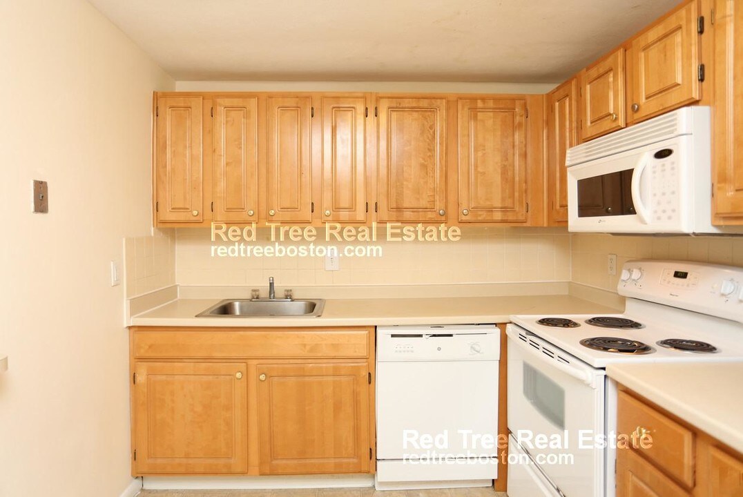 245 Main St-Unit -65 in Watertown, MA - Building Photo
