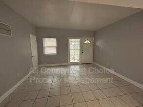 6366 21st Ave N in St. Petersburg, FL - Building Photo - Building Photo