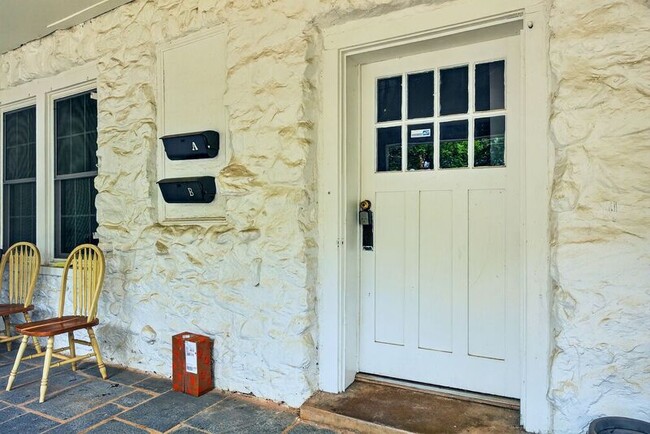 254 Stribling Ave in Charlottesville, VA - Building Photo - Building Photo