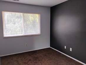 1112 N Poplar St in Fenton, MI - Building Photo - Building Photo