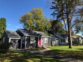 1822 Vahlen St in Madison, WI - Building Photo