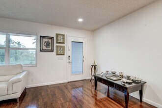 42 Burgundy A in Delray Beach, FL - Building Photo - Building Photo