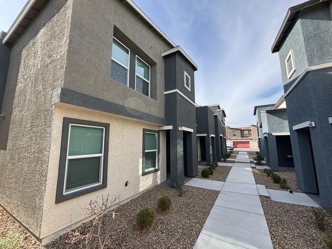 5006 Olive Mesa Ave in Las Vegas, NV - Building Photo - Building Photo