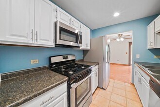 808 Shakespeare Dr in Grayslake, IL - Building Photo - Building Photo