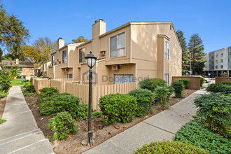 9005 Alcosta Blvd in San Ramon, CA - Foto de edificio - Building Photo