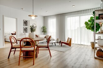 Aera St-Hilaire in Mont-St-Hilaire, QC - Building Photo - Building Photo