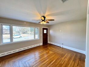 273 Compos St in Somerset, MA - Foto de edificio - Building Photo