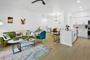 9450 W Cabela Dr in Glendale, AZ - Building Photo