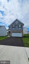 124 Mascouten St in Winchester, VA - Building Photo
