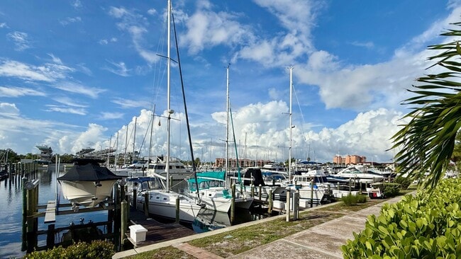 510 Islamorada Blvd in Punta Gorda, FL - Building Photo - Building Photo