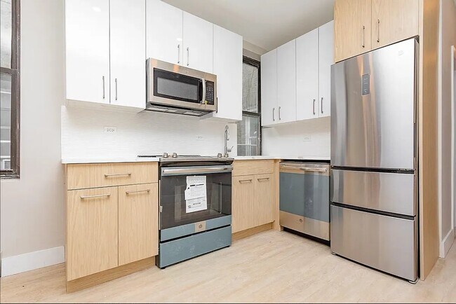 319 Malcolm X Blvd in Brooklyn, NY - Foto de edificio - Building Photo