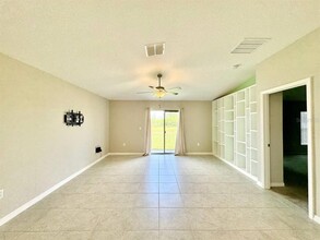 7025 King Crk Dr in Sun City Center, FL - Building Photo - Building Photo