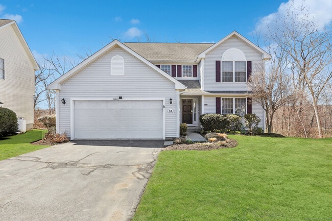 45 Pocono Ln in Danbury, CT - Building Photo - Building Photo
