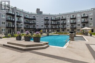 2274 Princess St in Kingston, ON - Building Photo