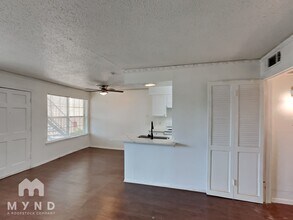 3624 Parkridge Dr in Dallas, TX - Foto de edificio - Building Photo