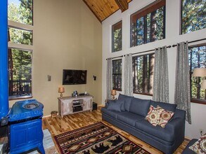 1953 N Upper Truckee Rd in South Lake Tahoe, CA - Building Photo - Building Photo