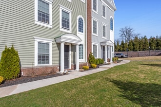 293 Bradley Dr in Wood Ridge, NJ - Foto de edificio - Building Photo