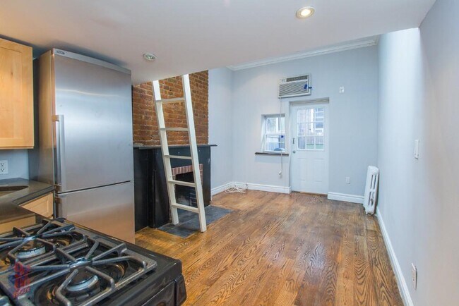 51 Leroy St, Unit 1D in New York, NY - Building Photo - Building Photo