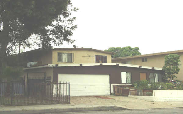 7342 Milton Ave in Whittier, CA - Building Photo