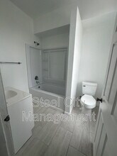 211 S 7th St in Jeannette, PA - Building Photo - Building Photo