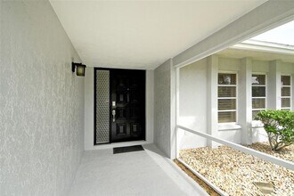 6722 Roxbury Dr in Sarasota, FL - Building Photo - Building Photo