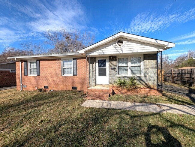 property at 4737 Pineleaf Dr