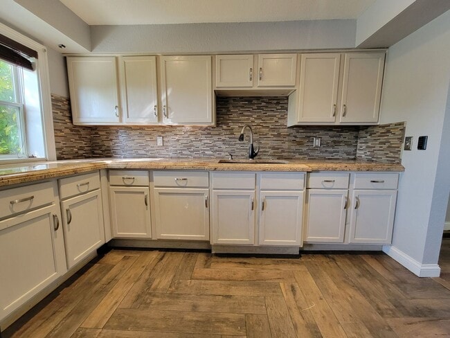 property at 1421 W 4th St