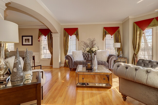 26025 Whispering Woods Cir in Plainfield, IL - Building Photo - Building Photo