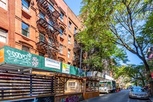 101 Macdougal St in New York, NY - Building Photo