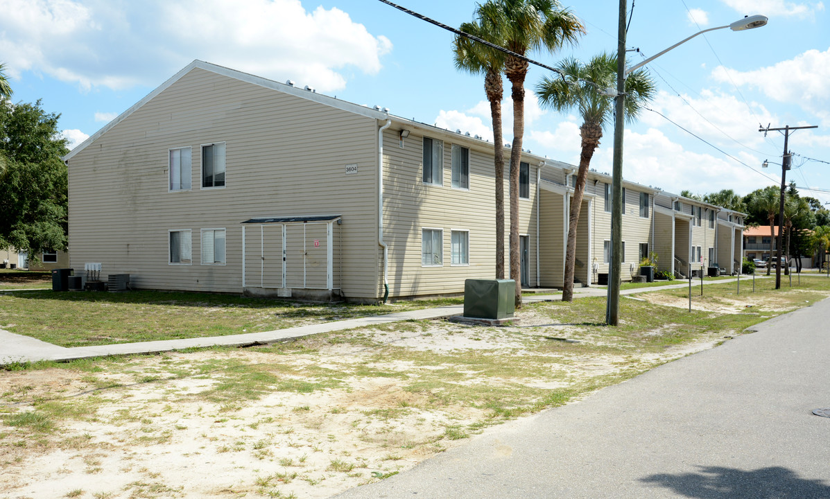 Cypress Courts Apartments in Ft. Myers, FL - Building Photo