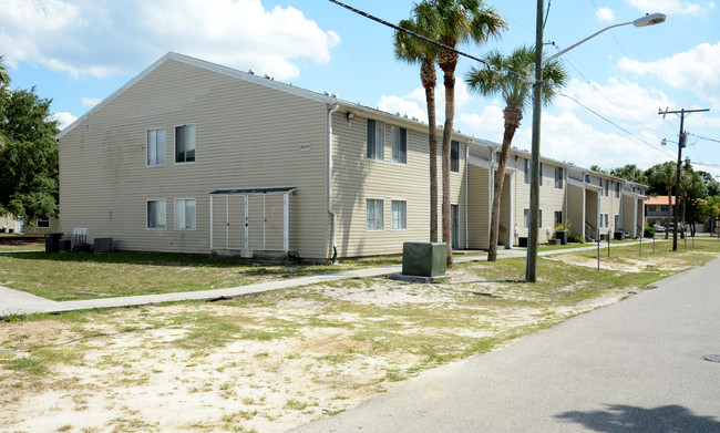 Cypress Courts Apartments