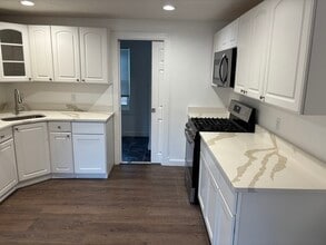 39 Raymond St in Franklin, MA - Building Photo - Building Photo