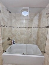 9273 Collins Ave in Surfside, FL - Foto de edificio - Building Photo