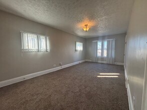 13817 Bartlett Ave in Cleveland, OH - Building Photo - Building Photo